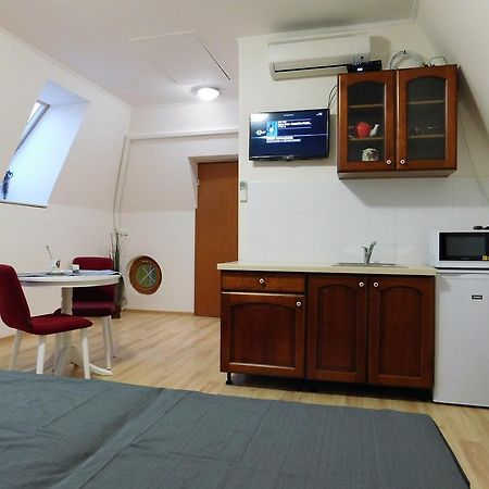 Tulipan Apartman Balatonalmádi Екстериор снимка