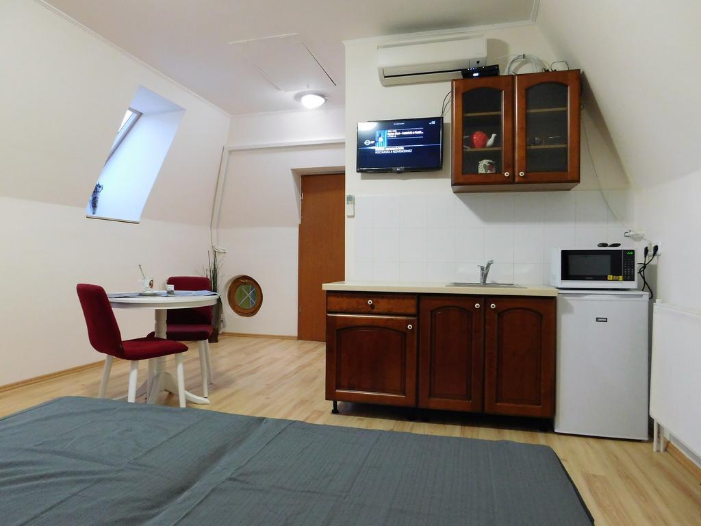 Tulipan Apartman Balatonalmádi Екстериор снимка